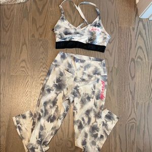 Pre owned Vs sport yoga set